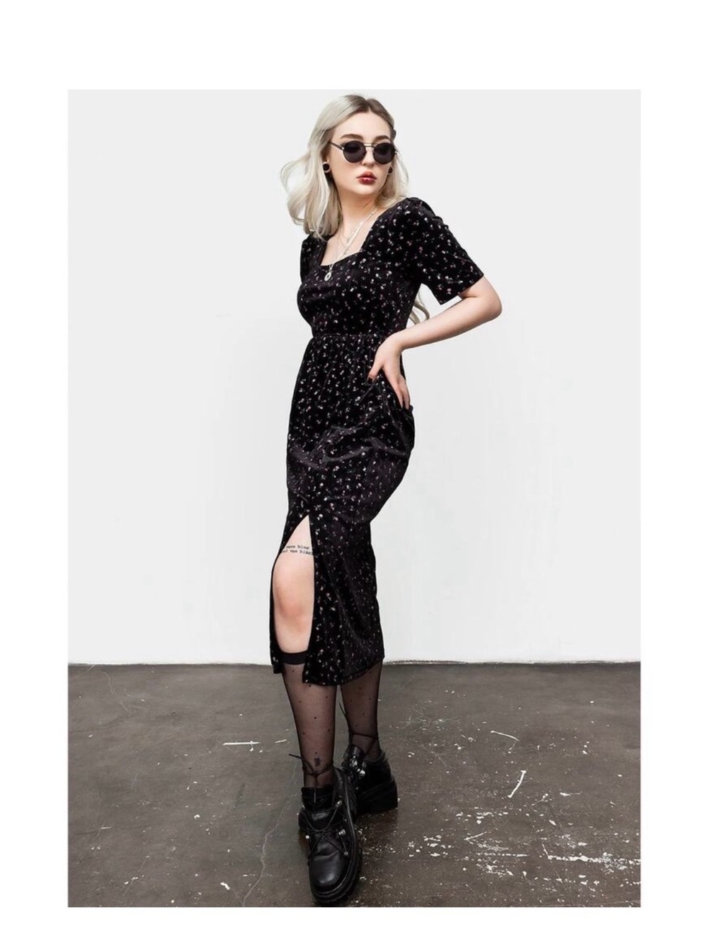 Disturbia Floral velvet midi dress